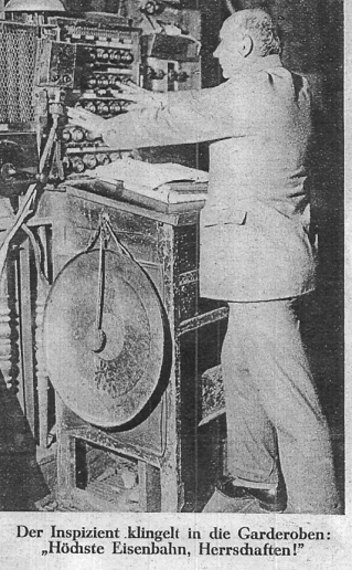 Das Inspizientenpult im Deutschen Theater in den zwanziger Jahren